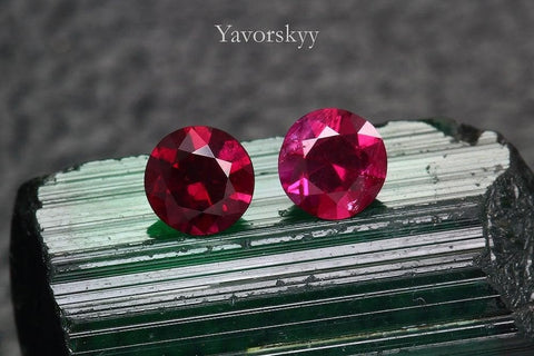 A matched pair of rubies round 0.34 ct front view picture