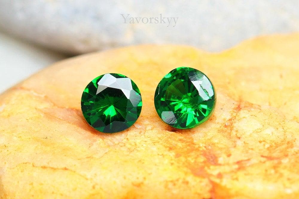 Natural tsavorite 0.21 carat pair
