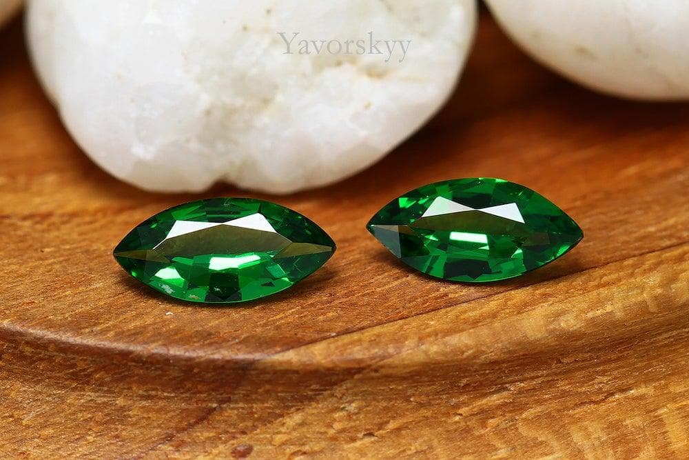 Top view photo of tsavorite 0.38 carat pair