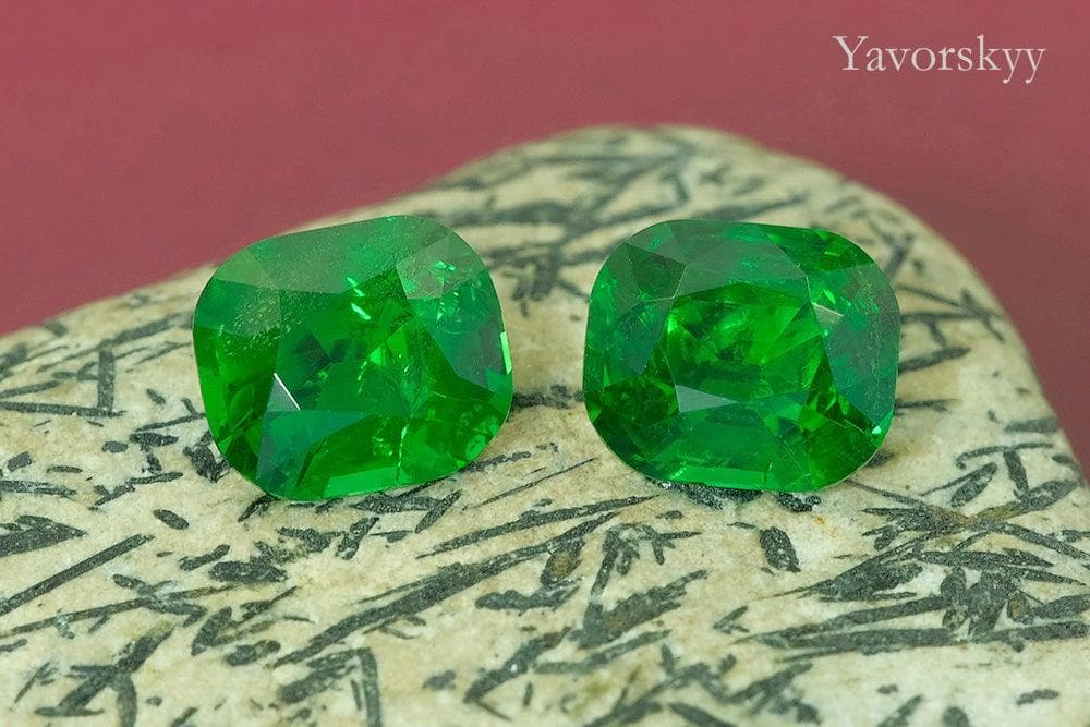 Tsavorite 2.58 cts / 2 pcs - Yavorskyy