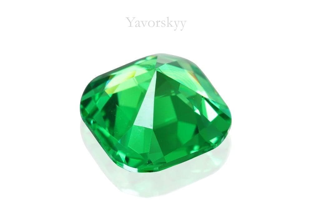 Tsavorite 3.28 carats bottom view image