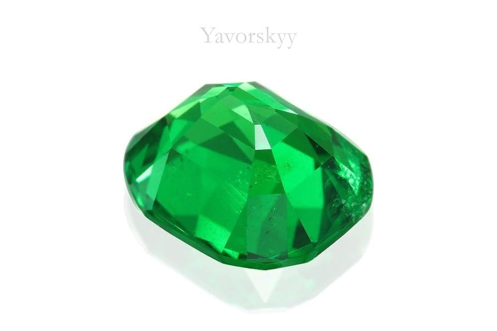 Photo of cushion shape tsavorite 4.25 carats back side