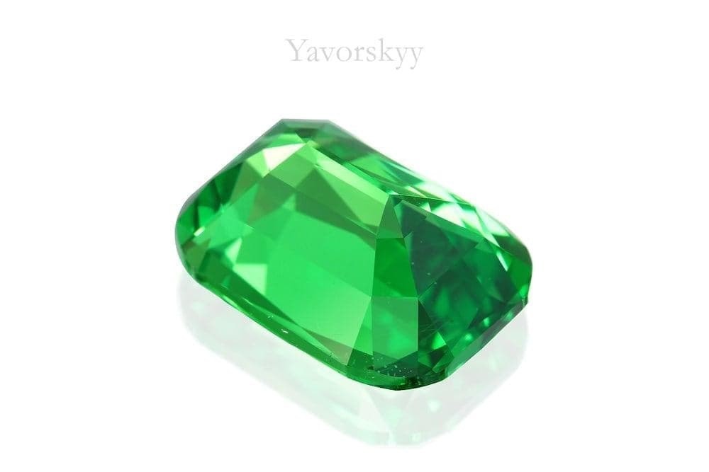 Back side image of 5.08 ct tsavorite