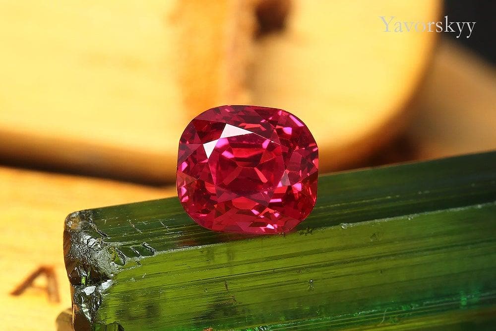 Vivid Red Spinel Mansin (Mogok) 1.01 ct - Yavorskyy