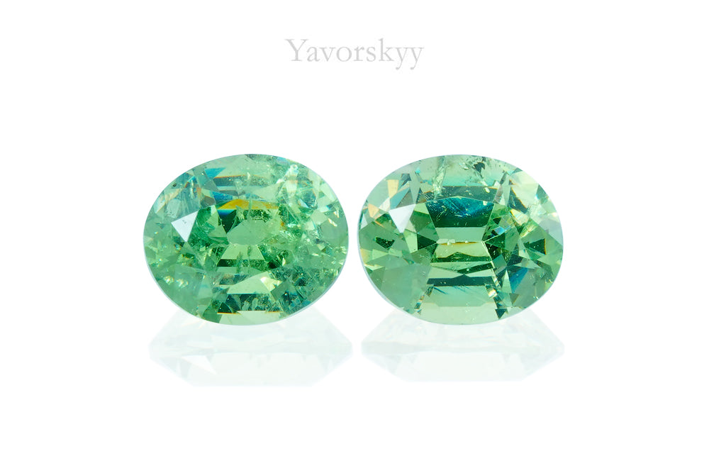 Demantoid 0.32 ct / 2 pcs