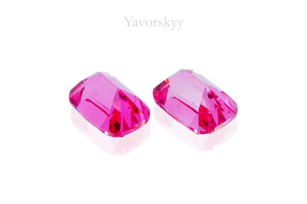 Vivid Pink Spinel 0.33 ct / 2 pcs