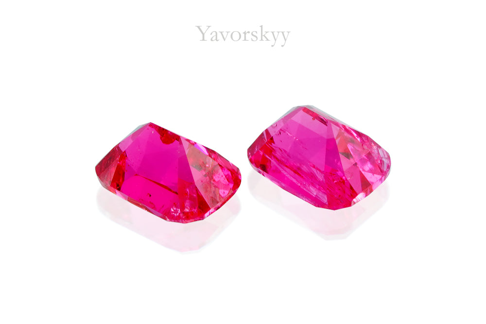 Pinkish-red Spinel 0.33 ct / 2 pcs