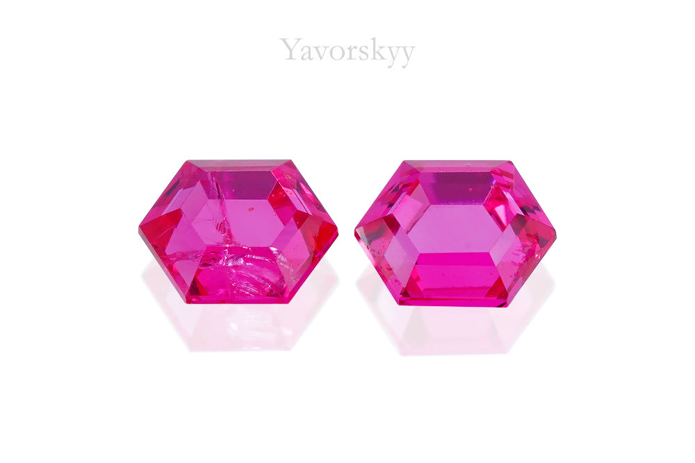 Pinkish-red Spinel 0.52 ct / 2 pcs