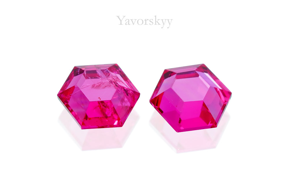 Pinkish-red Spinel 0.52 ct / 2 pcs