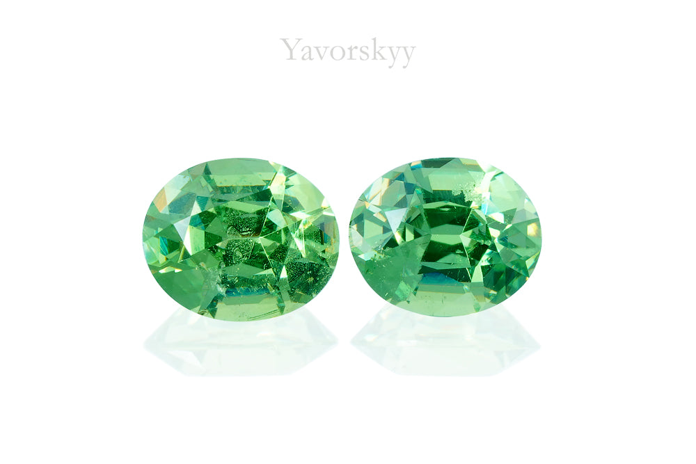 Demantoid 0.55 ct / 2 pcs