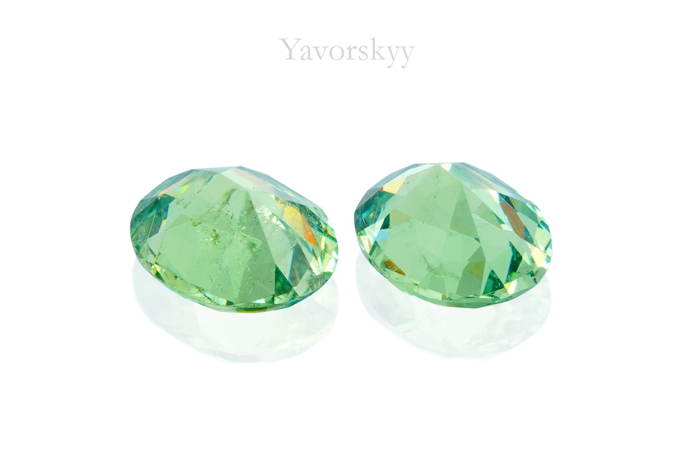 Demantoid 0.55 ct / 2 pcs