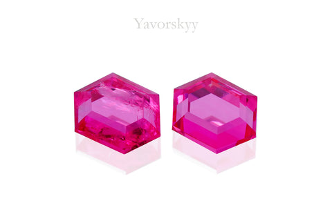 Pinkish-Red Spinel 0.56 ct / 2 pcs
