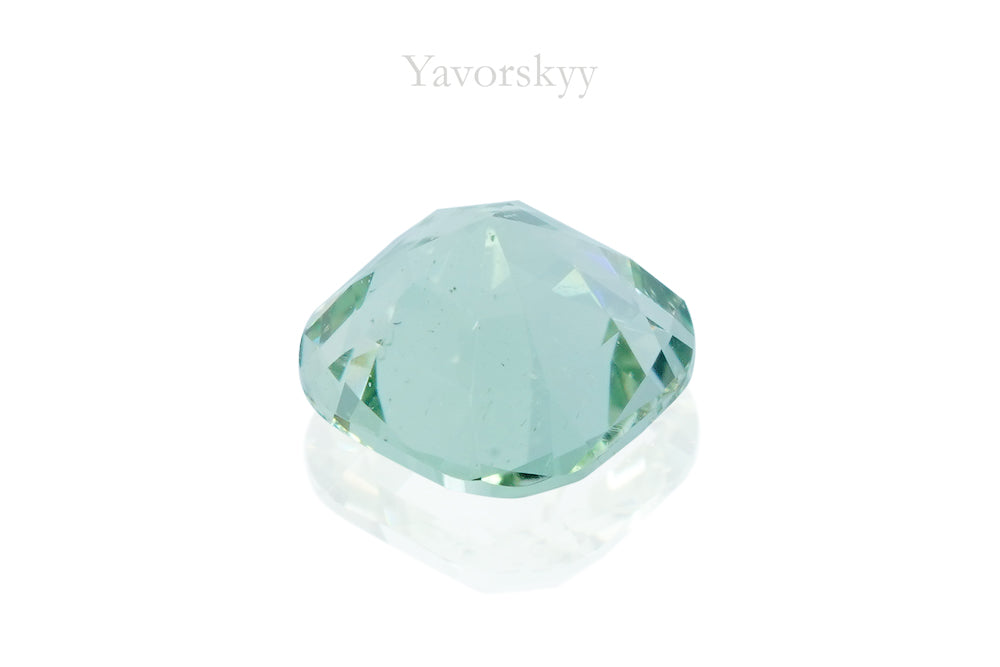 A bottom view image of 0.64 ct green beryl oval