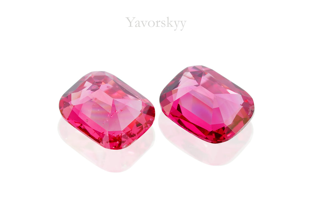 Red Spinel 0.68 ct / 2 pcs