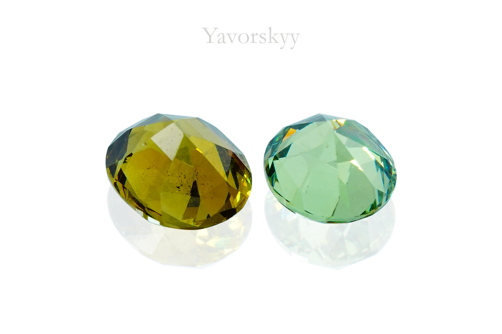 Demantoid 0.69 ct / 2 pcs