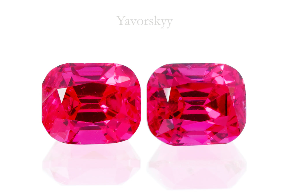 Vibrant Red Spinel Burma 1.06 cts / 2 pcs