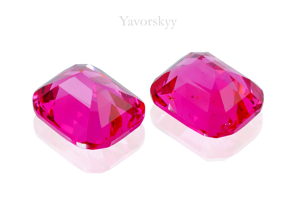 Vibrant Pinkish-Red Spinel Mansin (Mogok) 1.41 cts / 2 pcs