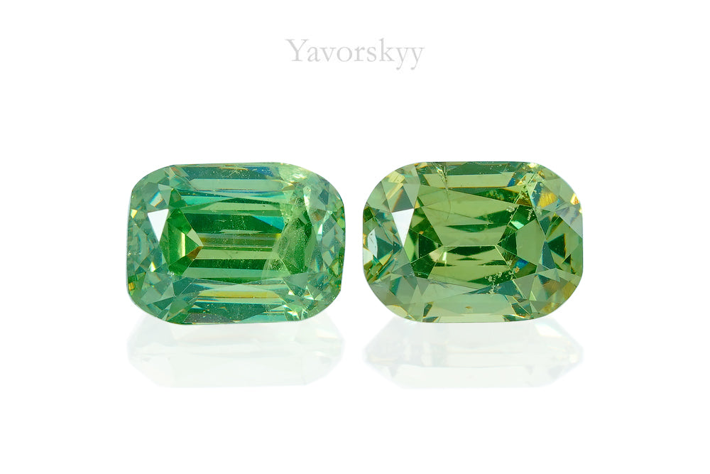 Top view picture of cushion demantoid 1.71 carats pair