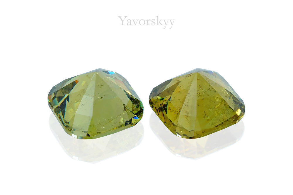 Demantoid 2.36 cts / 2 pcs