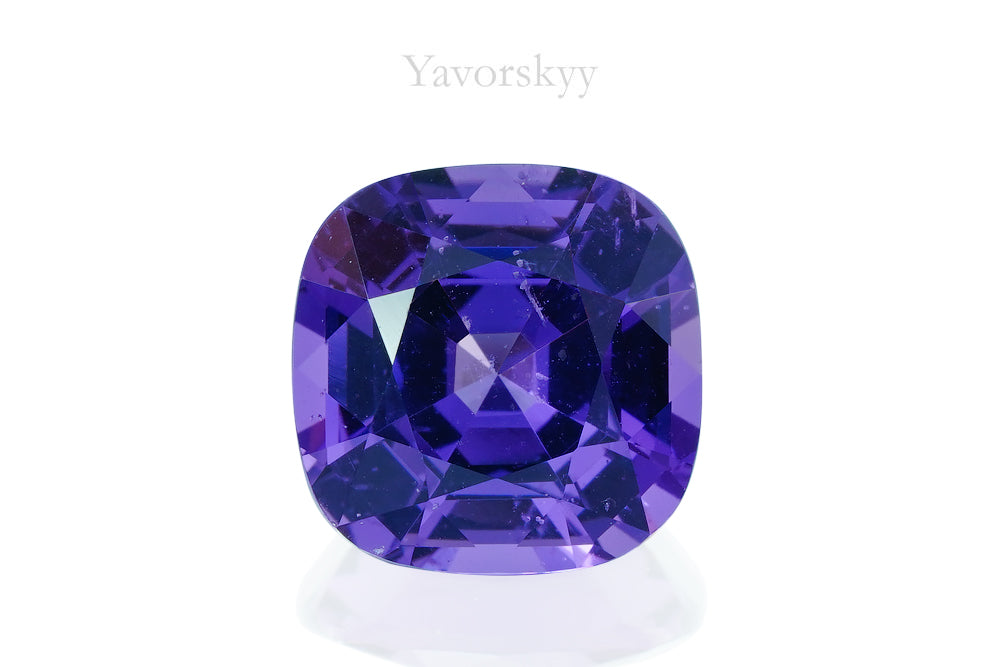 Top view photo of 2.42 ct violet spinel