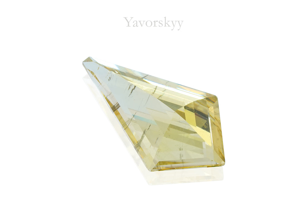 The image of scapolite 3.03 carats bottom view