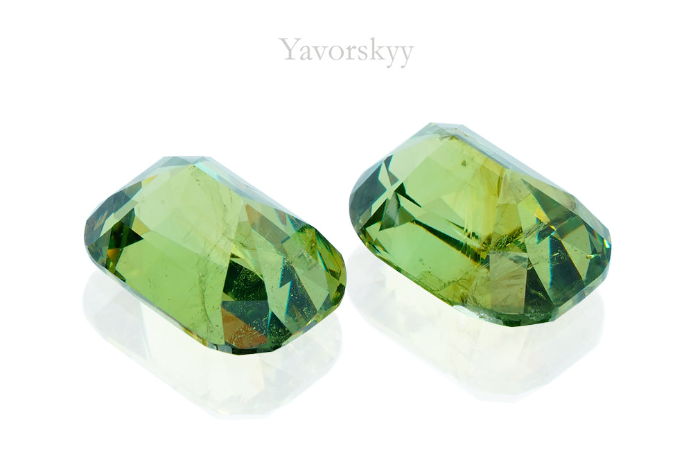 Demantoid 4.02 cts / 2 pcs