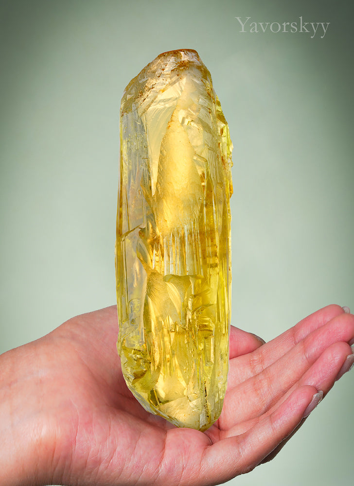 Golden beryl Mineral 56.32 gm