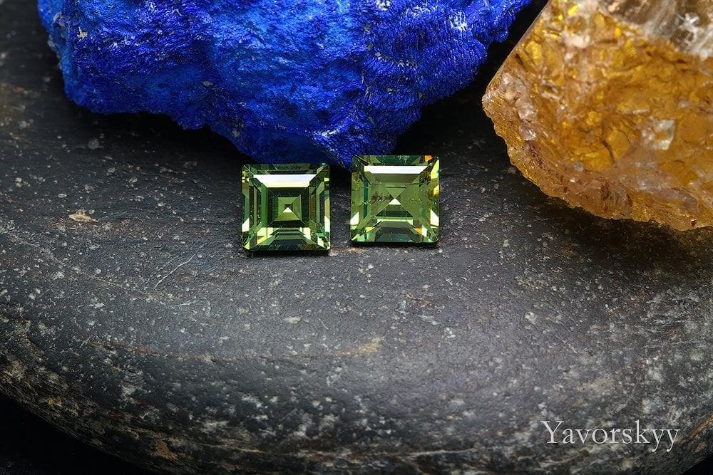 A pair of demantoid square 1.55 carats back side picture