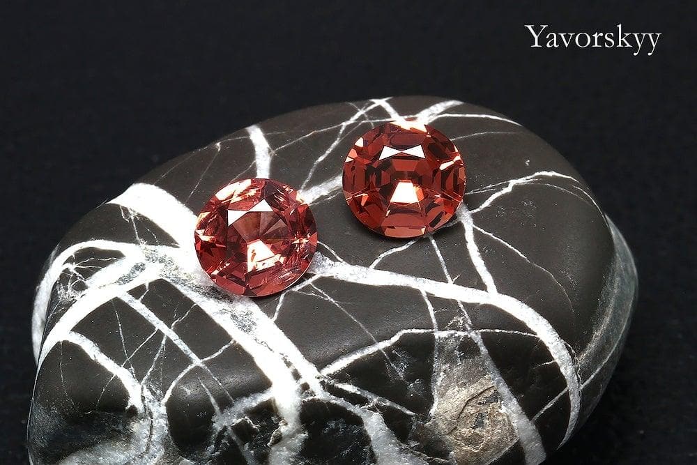 Photo of top view of orange spinel 1.82 cts pair