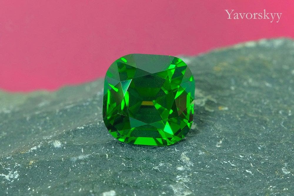 Tsavorite 2.95 cts - Yavorskyy