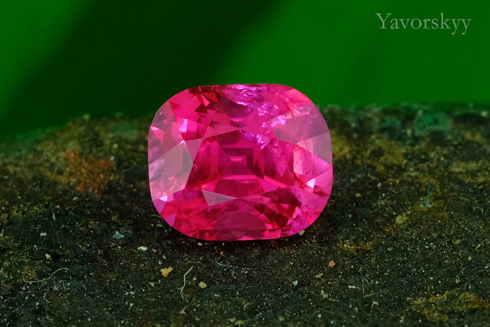 Pinkish-Red Spinel 1.00 ct