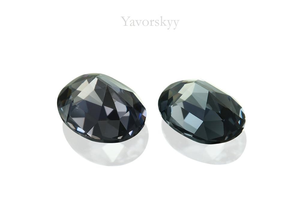 Grey Spinel 1.10 cts / 2 pcs