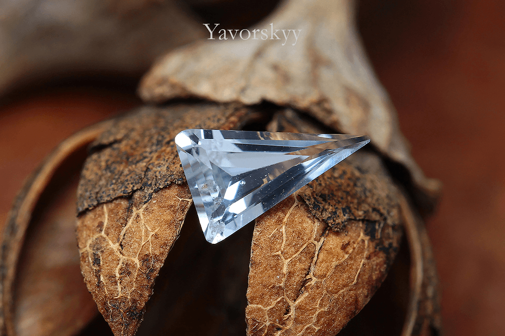 Top view photo of aquamarine 0.32 carat