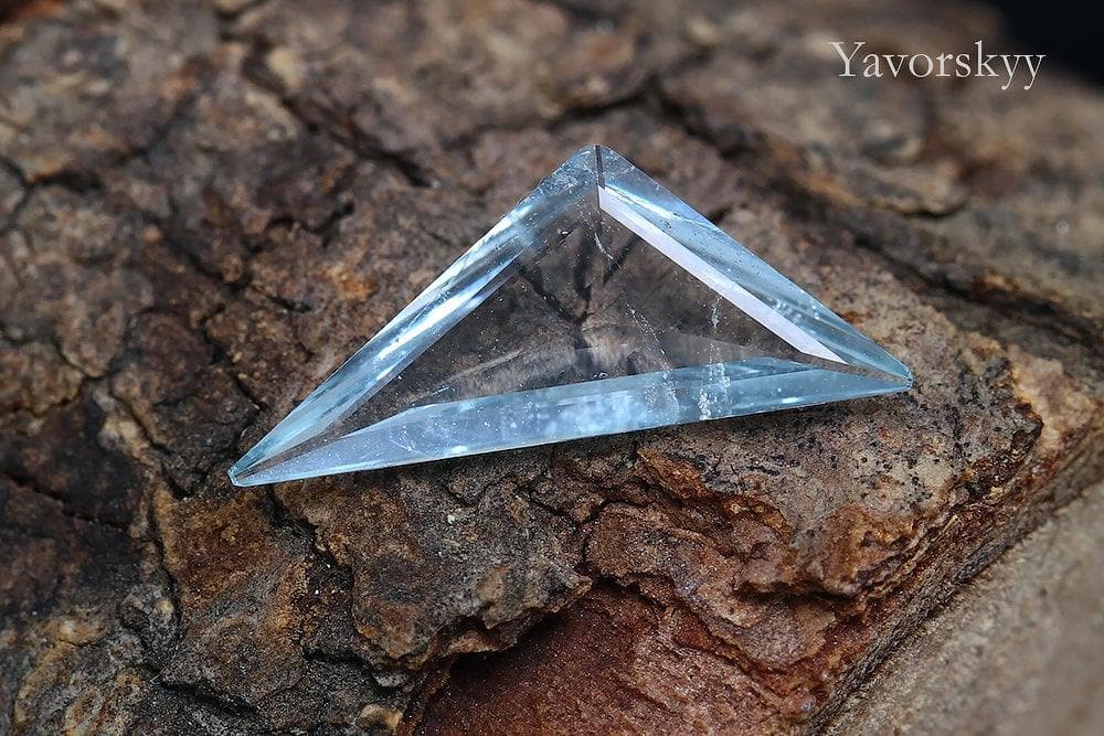 Top view photo of aquamarine 0.63 carat 