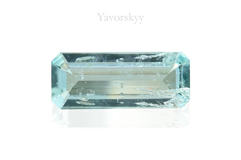 A front view picture of aquamarine 3.26 carats