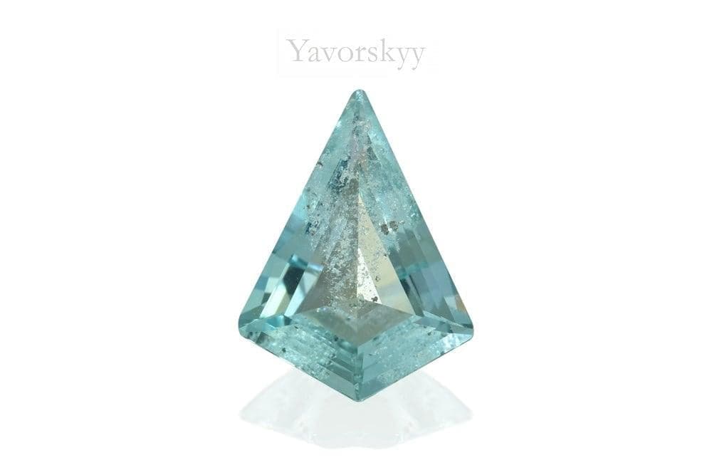 Top view photo of a pretty aquamarine 3.39 cts