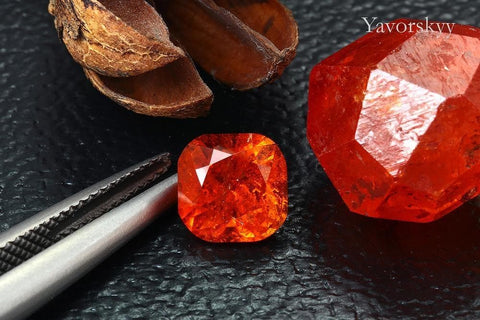 Top view image of a pretty clinohumite 1.8 carats