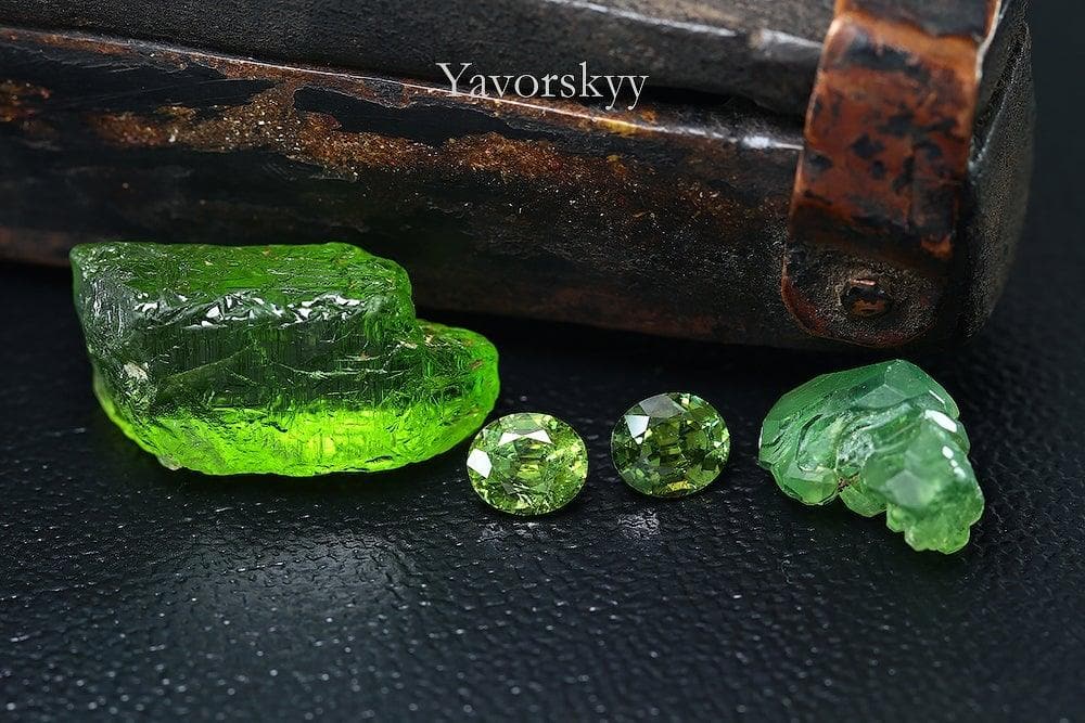 Picture of match pair demantoid 2.72 carats oval shape