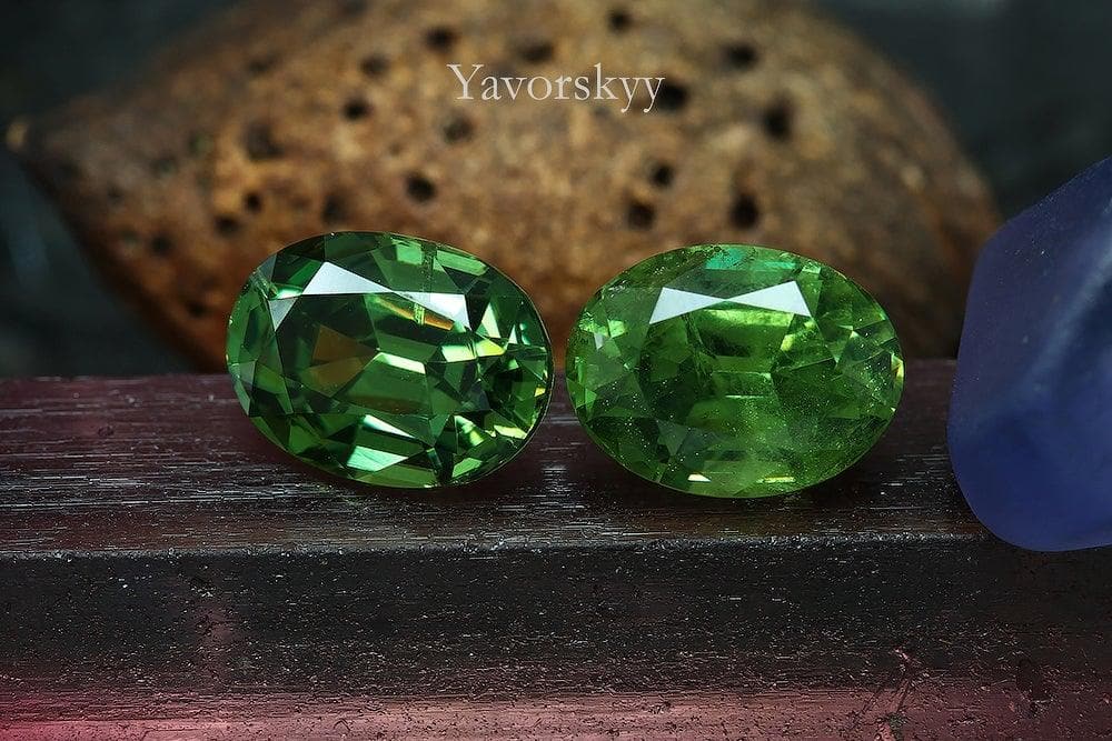 Oval demantoid 3.62 carats front view photo