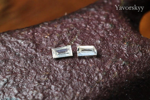 Diamond 0.01 ct / 2 pcs - Yavorskyy