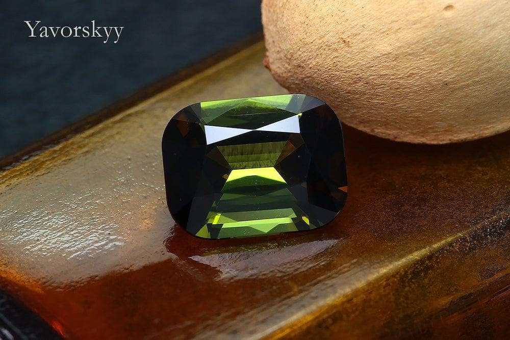 The photo of green tourmaline 1.89 cts front view