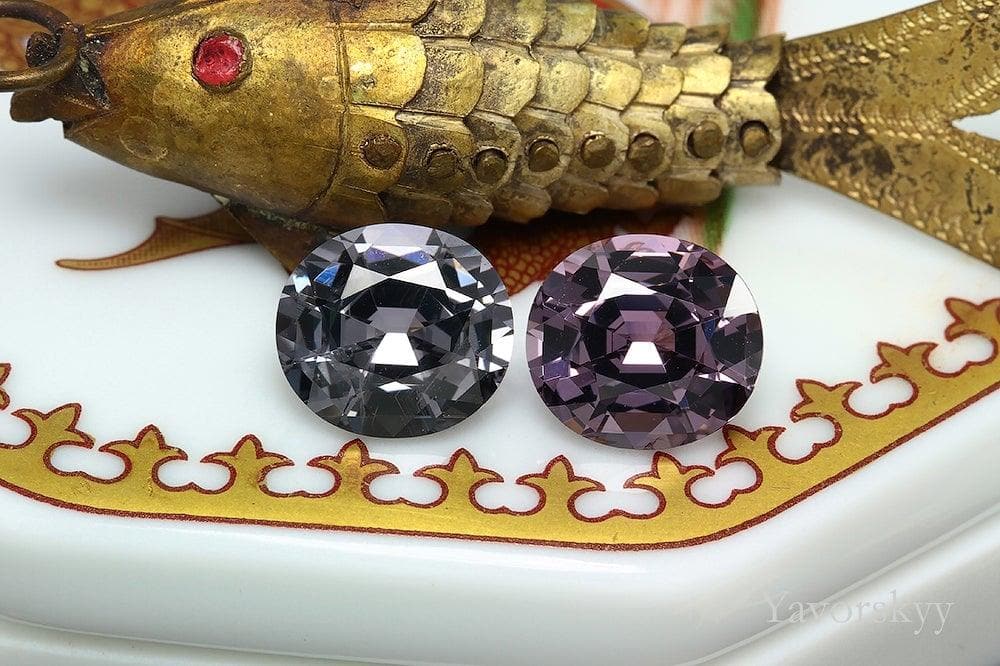 A matched pair of purple spinel oval 5.05 carats front view picture