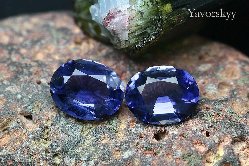 Pair of iolite pear 2.02 carats front view image