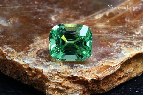 Photo of pretty kornerupine 1.38 cts