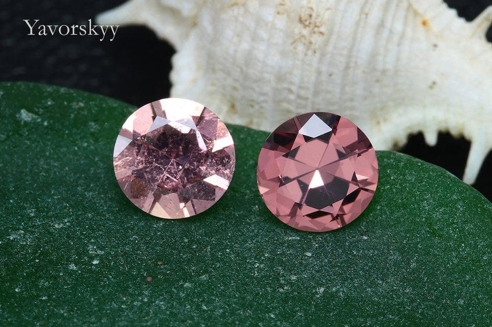 Front view picture of round malaia garnet 2.33 cts pair