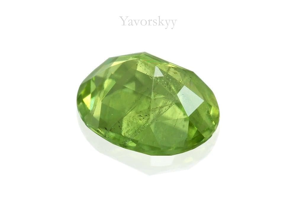 Green peridot 1.08 ct bottom view picture