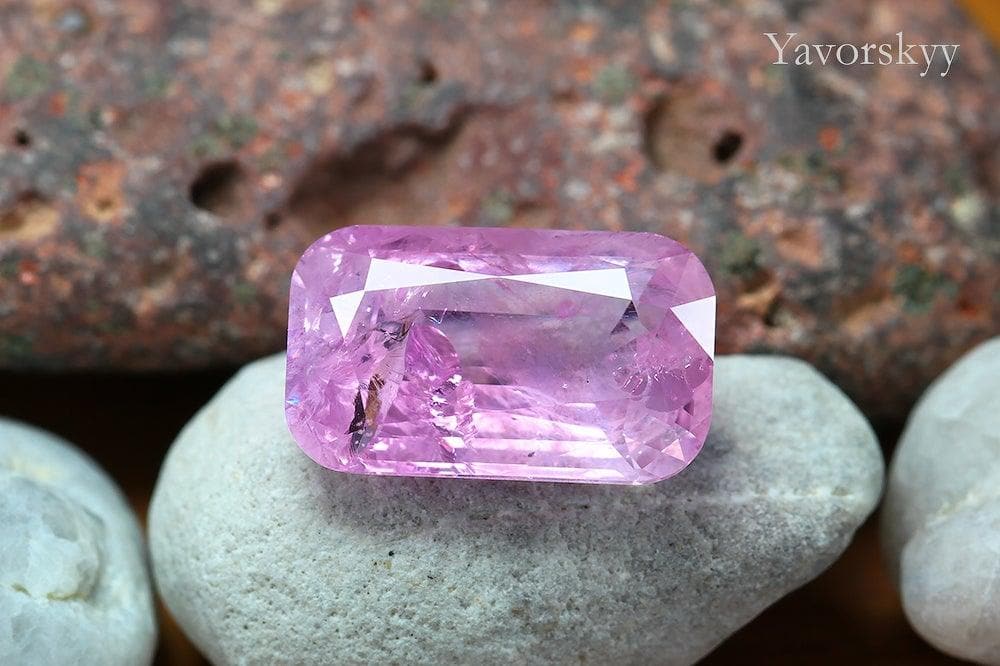 Pink Sapphire 5.29 cts - Yavorskyy