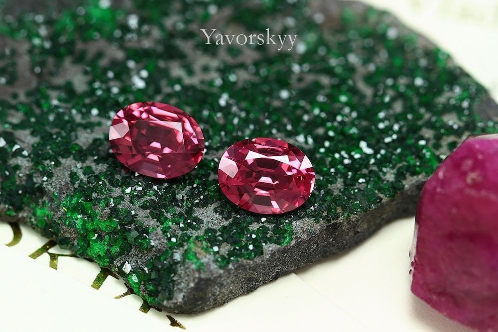 A match pair of pink spinel oval 1.57 cts front view picture