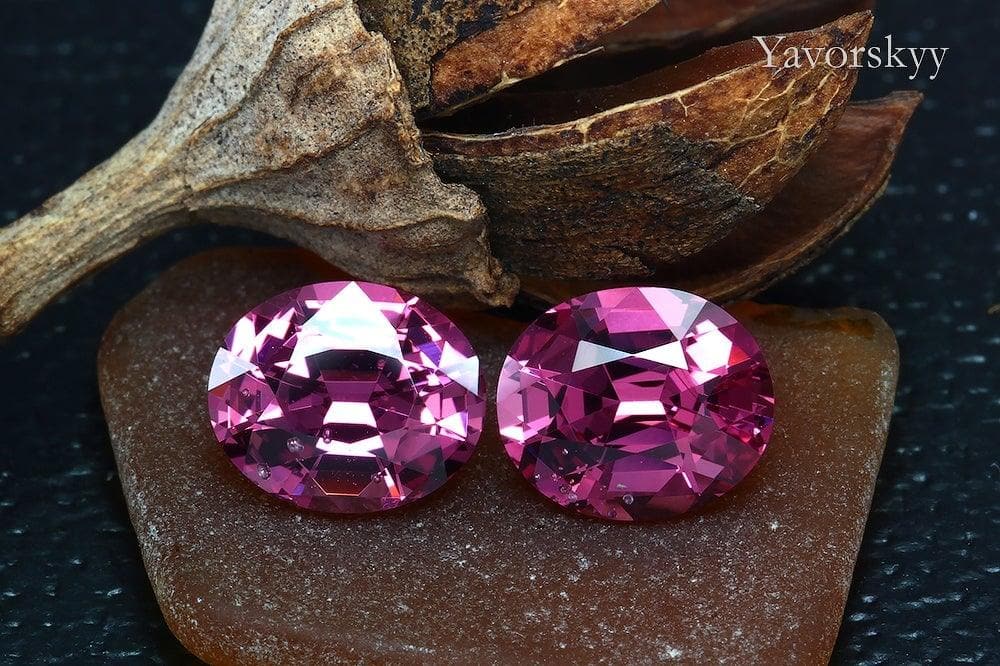 Top view image of pink spinel pair 2.95 cts oval