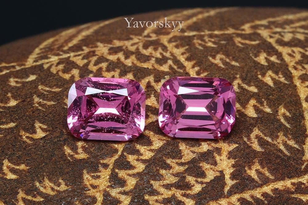 Photo of top view of pink spinel 2.99 cts match pair